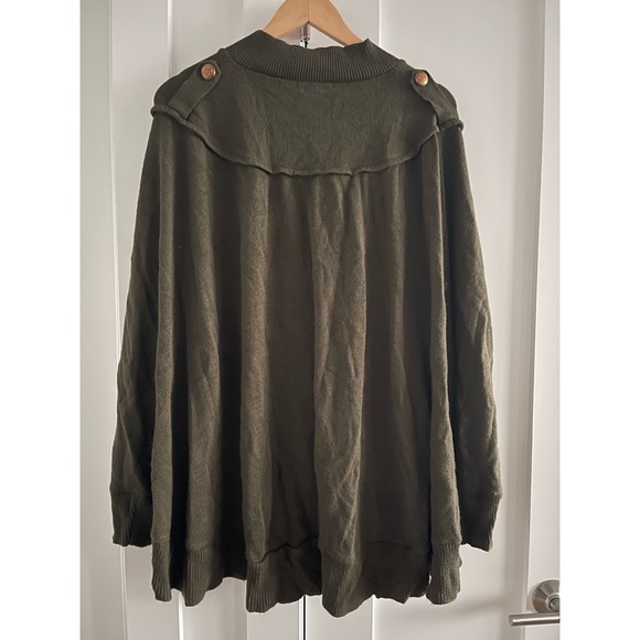 Knit forest green button down cape - Picture 4 of 7